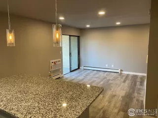 Photo #5: 1050430 Listing