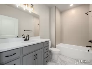 Photo #5: 1050461 Listing