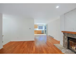 Photo #6: 1050517 Listing