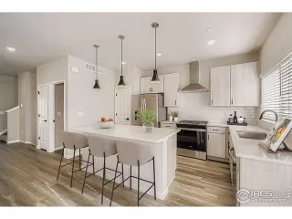 Photo #4: 1050531 Listing