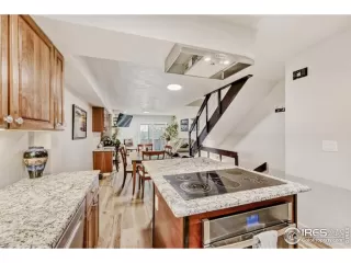 Photo #2: 1050593 Listing