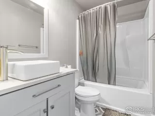 Photo #5: 1050603 Listing