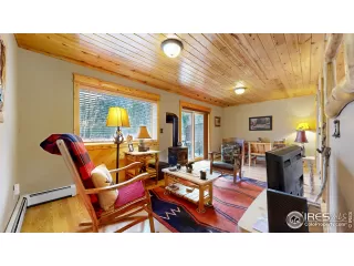 Photo #4: 1050608 Listing