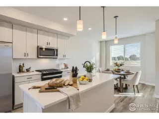 Photo #4: 1050671 Listing