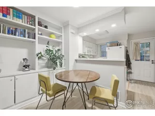 Photo #6: 1050695 Listing