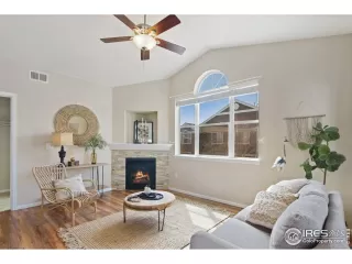 Photo #2: 1050713 Listing