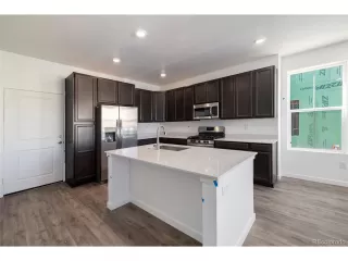 Photo #5: 1508297 Listing