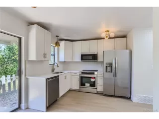 Photo #5: 1542842 Listing