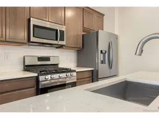 Photo #5: 1548889 Listing