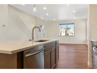 Photo #6: 1548889 Listing