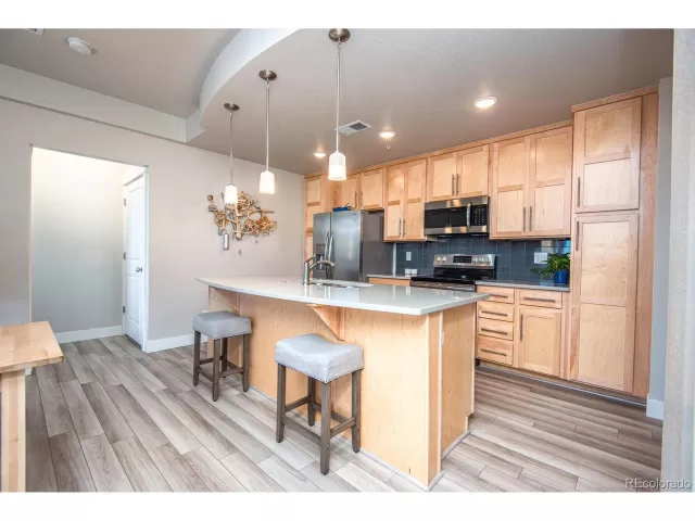 MLS: 1552631 Condo For Sale