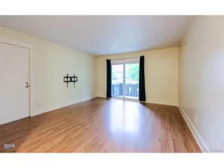 Photo #6: 1556846 Listing 