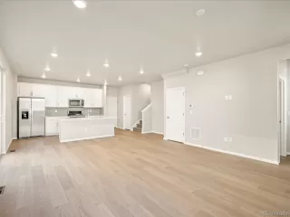 Photo #6: 1599054 Listing