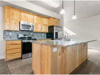 Photo #2: 1611450 Listing