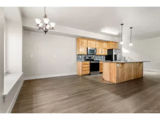 Photo #3: 1611450 Listing