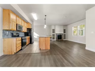 Photo #4: 1611450 Listing