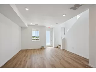 Photo #3: 1631012 Listing