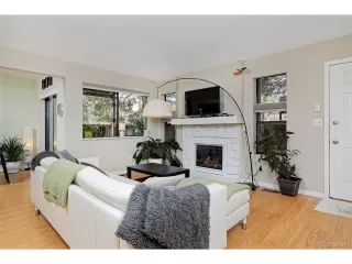 Photo #3: 1634052 Listing 