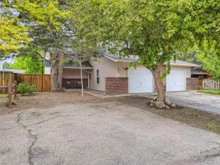 Photo #2: 1656243 Listing