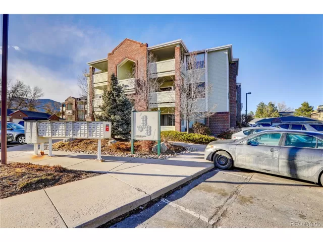 MLS: 1660462 Condo For Sale