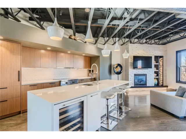 MLS: 1666303 Condo For Sale