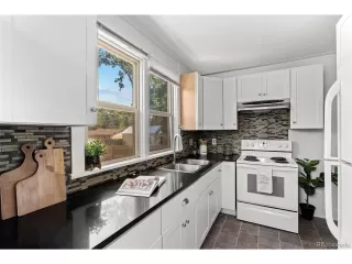 Photo #5: 1667917 Listing