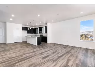 Photo #5: 1686745 Listing