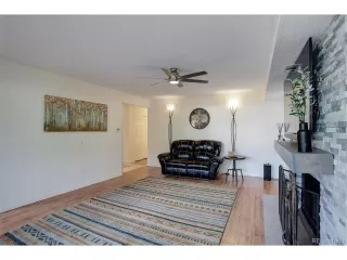 Photo #6: 1705811 Listing