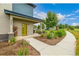 Photo #5: 1712001 Listing