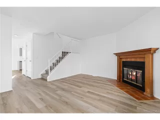 Photo #4: 1727095 Listing