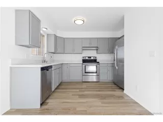 Photo #6: 1727095 Listing