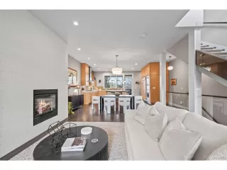 Photo #4: 1736994 Listing