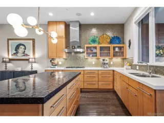 Photo #6: 1736994 Listing