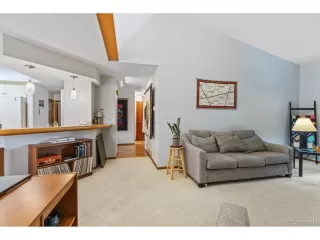 Photo #5: 1737426 Listing