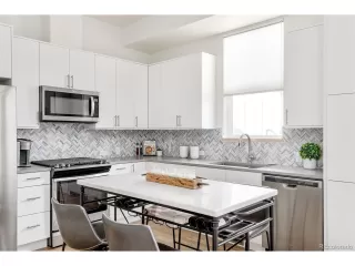 Photo #3: 1738137 Listing 