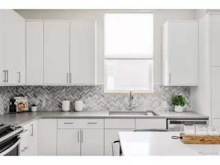 Photo #4: 1738137 Listing 