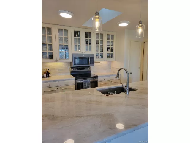 MLS: 1819104 Condo For Sale