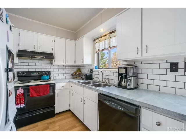 MLS: 1880949 Condo For Sale