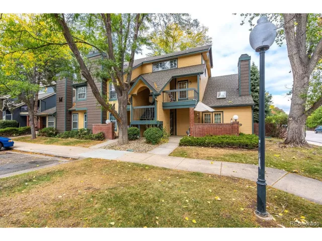 MLS: 1888305 Condo For Sale