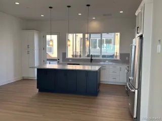 Photo #2: 1957776 Listing