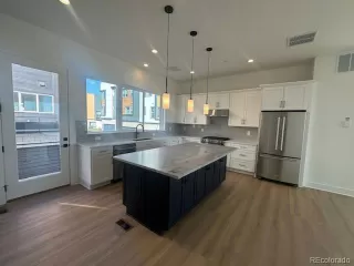 Photo #3: 1957776 Listing