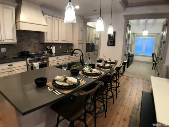 MLS: 1986630 Condo For Sale