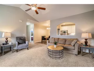 Photo #4: 2014522 Listing