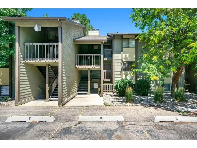 MLS: 2038582 Condo For Sale