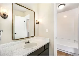 Photo #5: 2038582 Listing