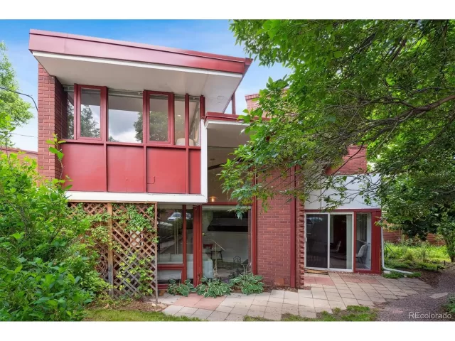 MLS: 2044898 Condo For Sale