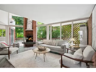 Photo #3: 2044898 Listing