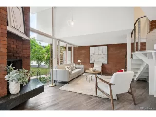 Photo #6: 2044898 Listing