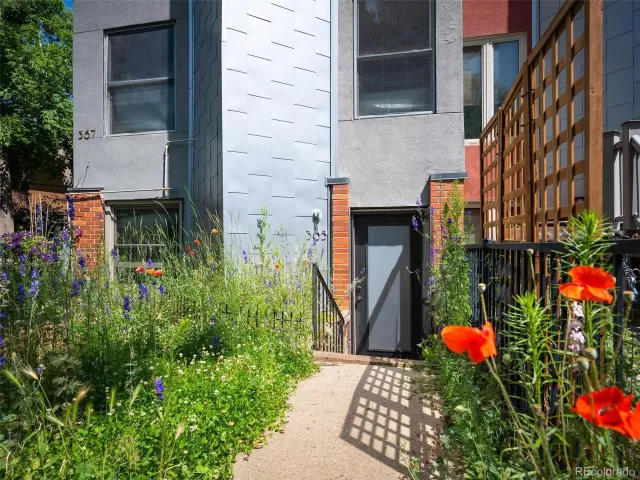 MLS: 2047534 Condo For Sale