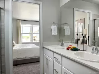 Photo #5: 2061196 Listing